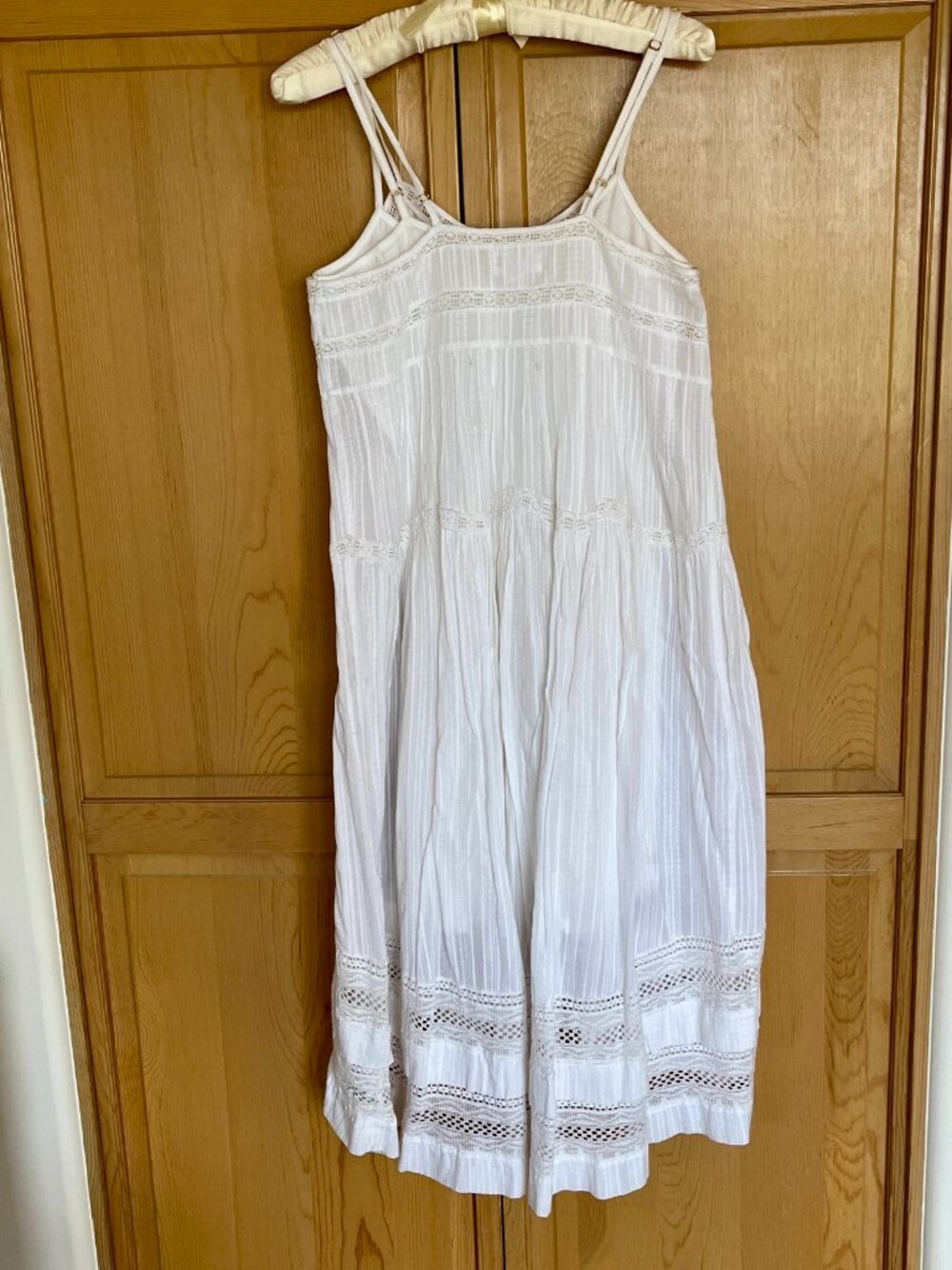 White sundress with lace insets - Picture 2 of 4